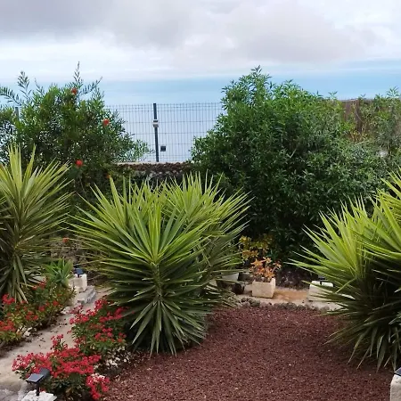 Impresionantes Vistas Al Oceano Y La Isla De La Gomera